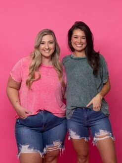 Judy Blue Mid Rise Fray Hem Shorts | S-3X